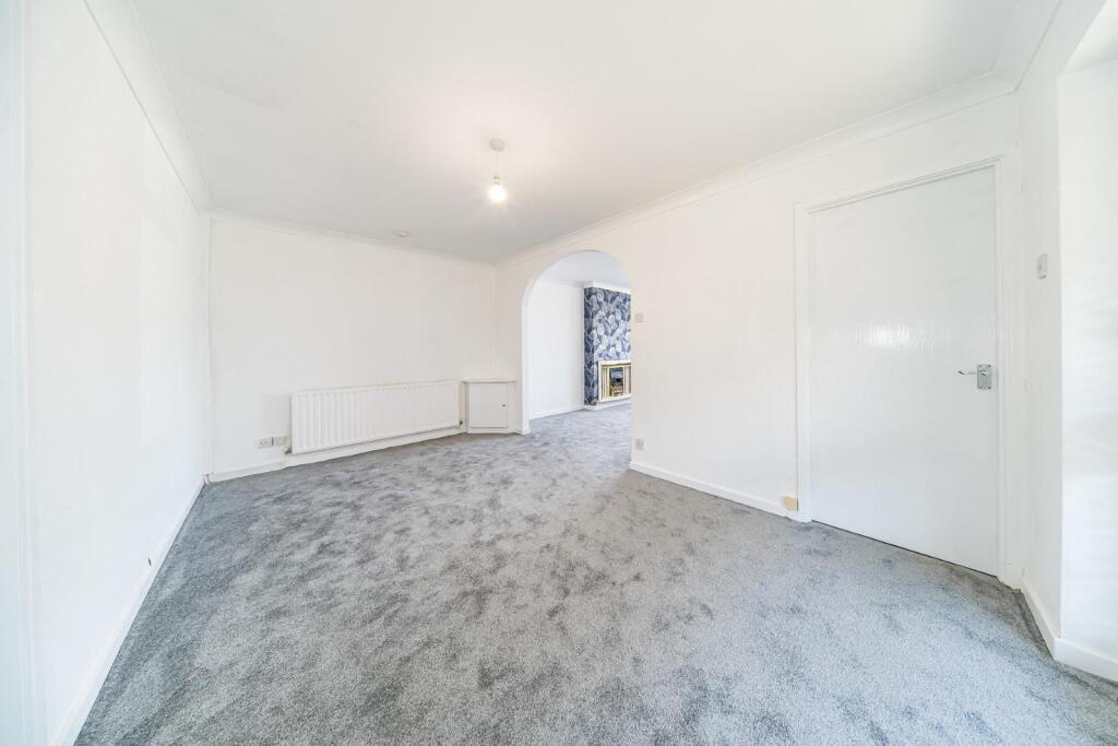 12 Tern Way dining room.jpg