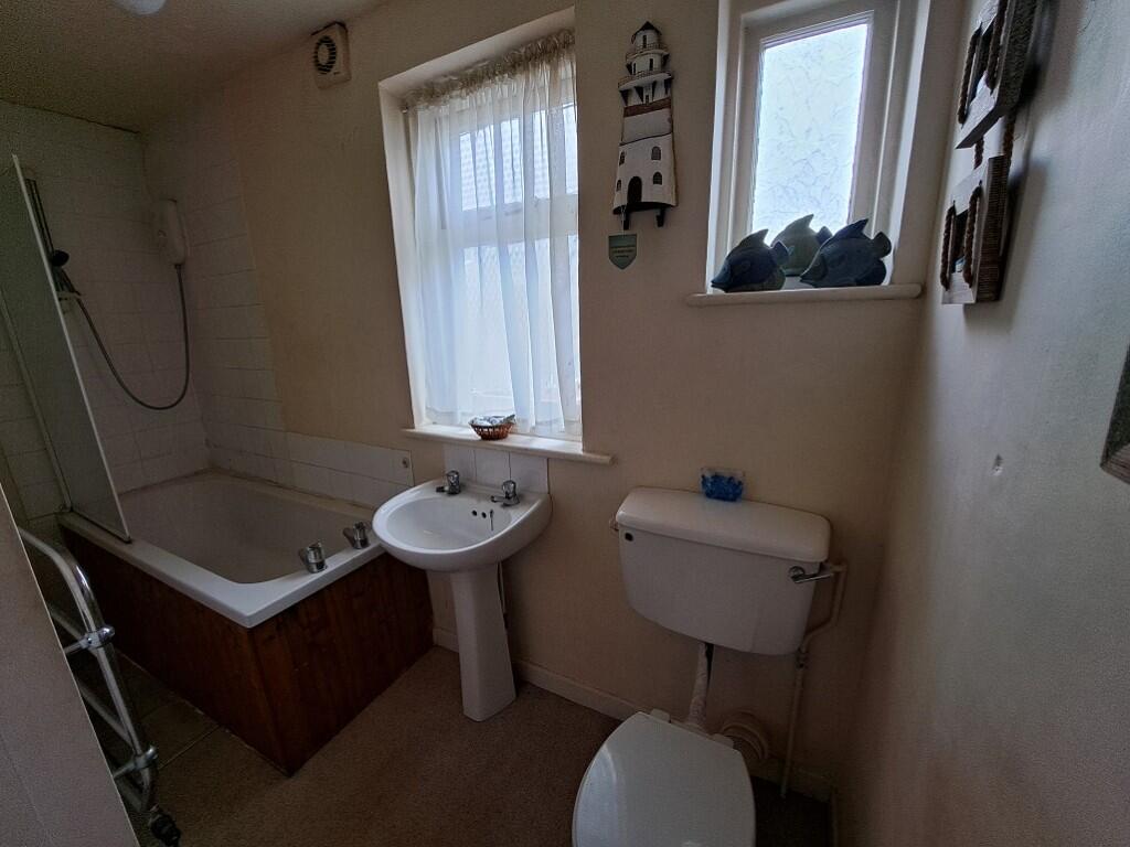 BATHROOM / WC