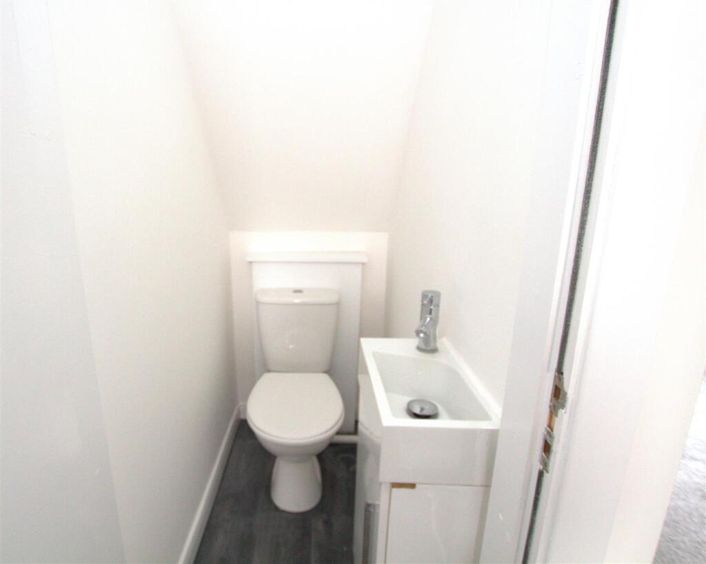 downstairs WC.jpg