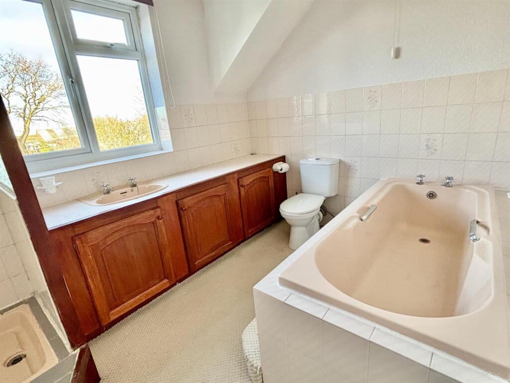 Bathroom/Shower Room W/C