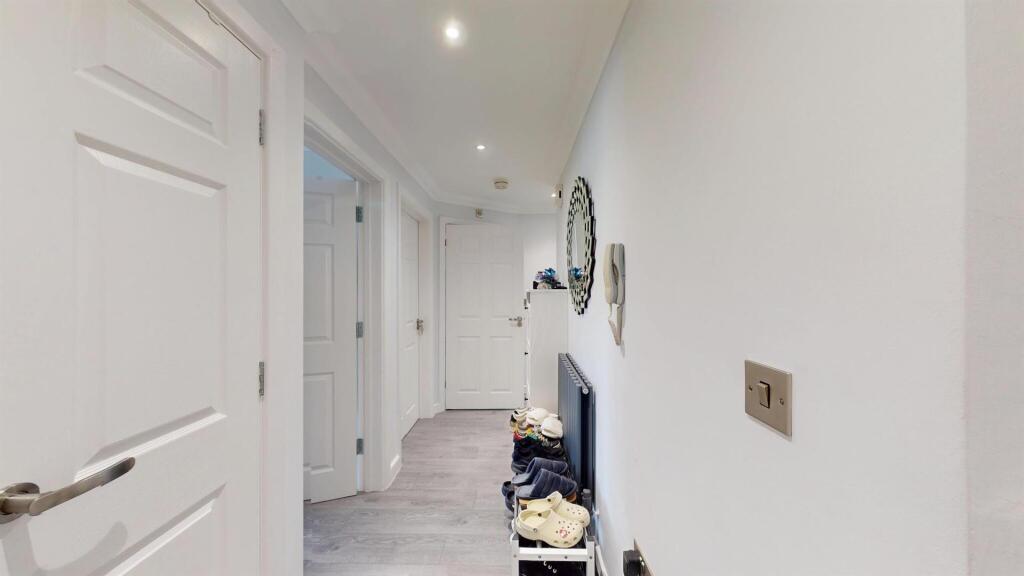Two Bedroom to rent - Barrain London