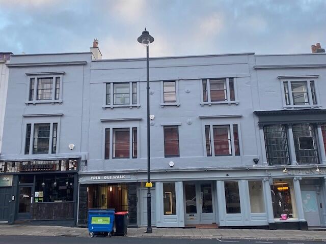 41-44 Triangle.jpg