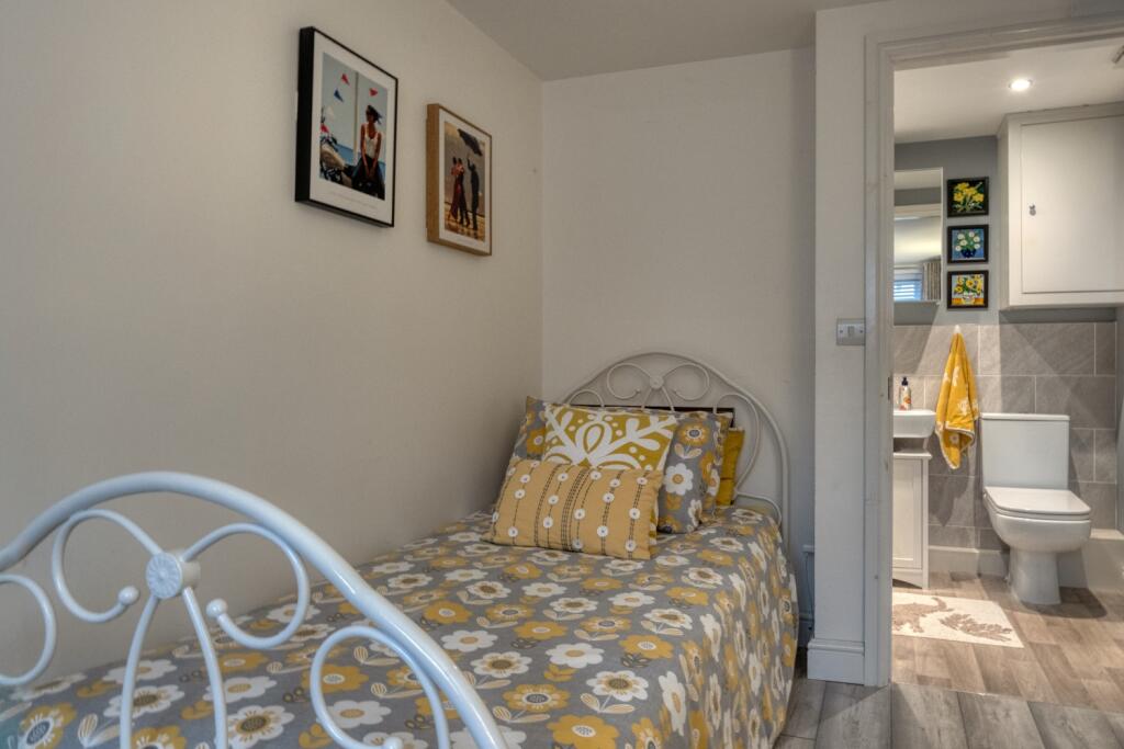 Bedroom Five En Suite