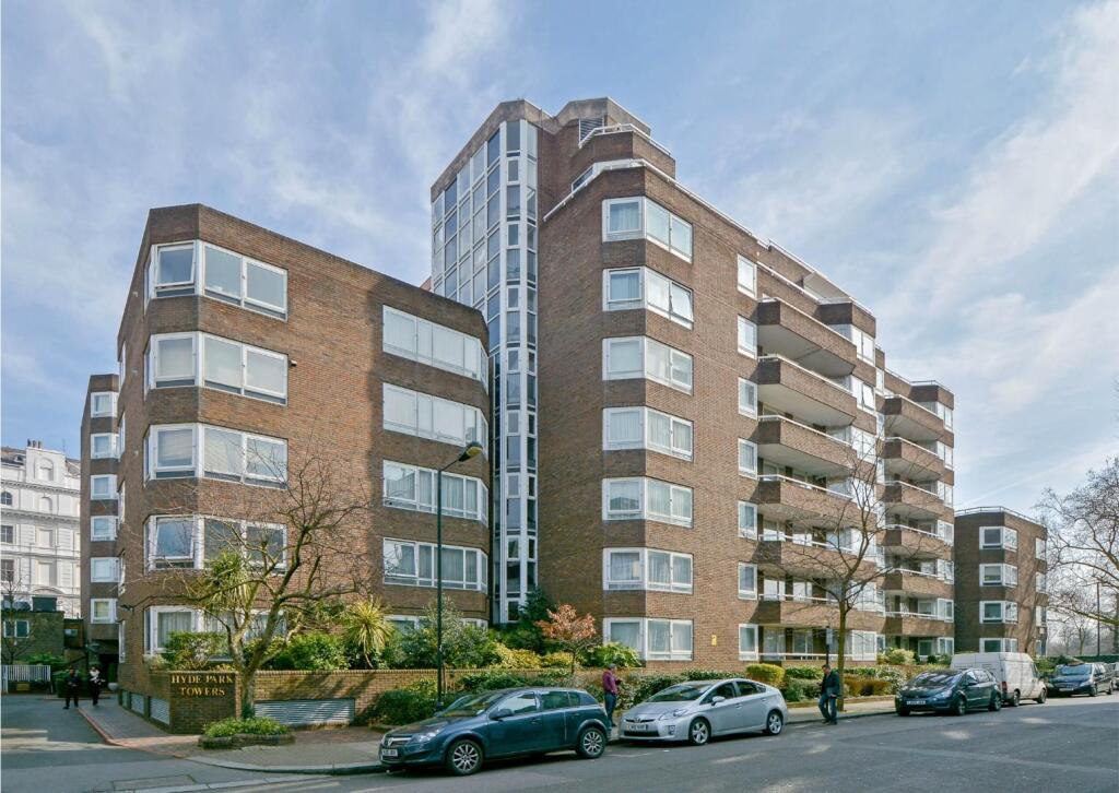 38 Hyde Park Towers-8.jpg