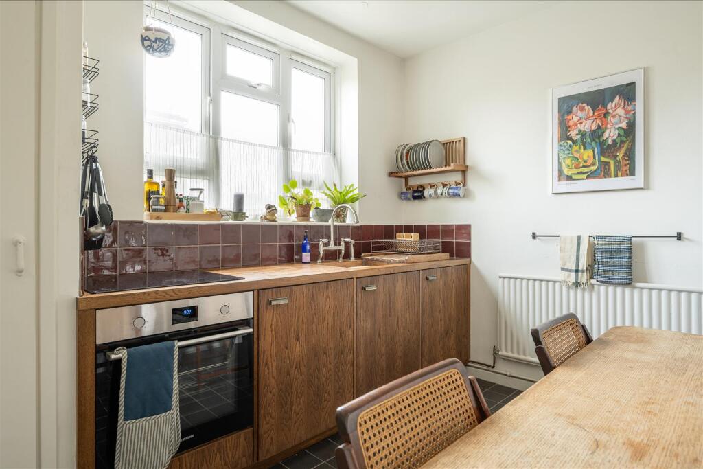 Chatsworth Estate, E5