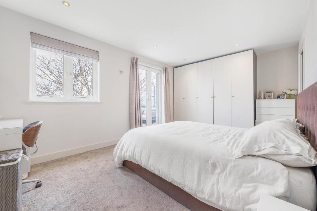 Principal bedroom