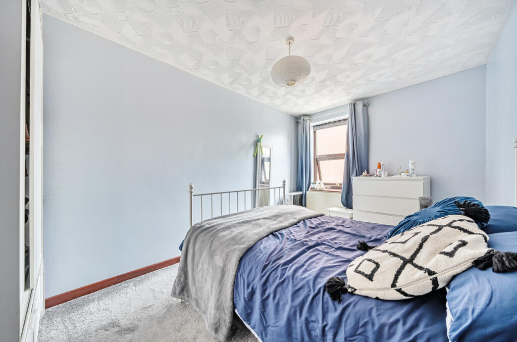 1296094-8-6830ac4...