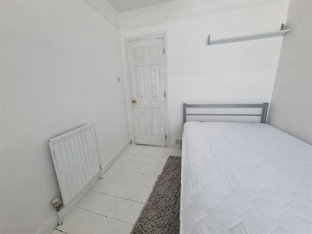 BEDROOM 4 (2).jpg