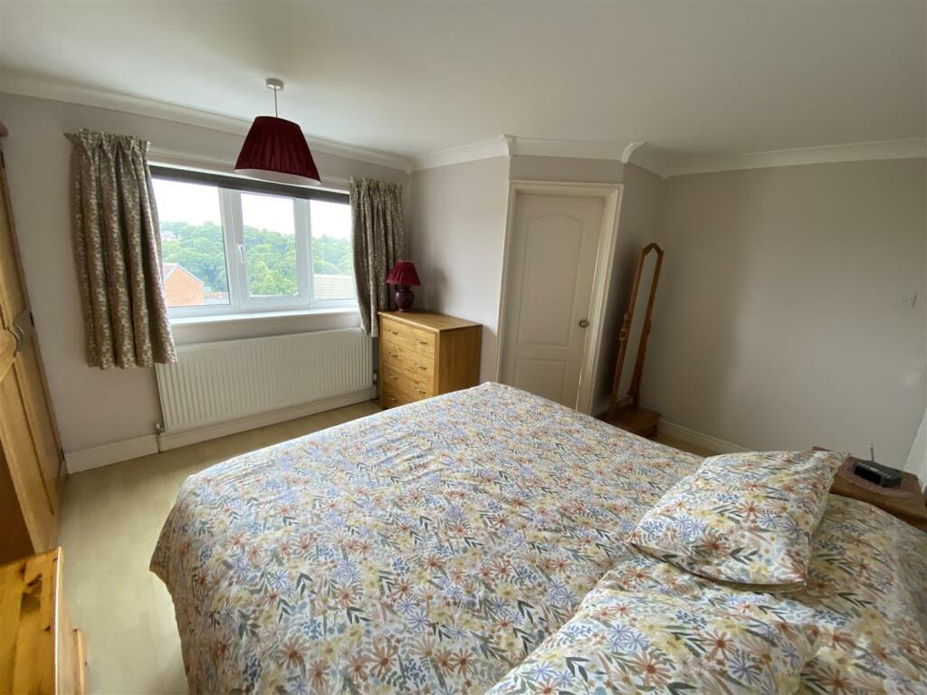 Bedroom no.1 front double: