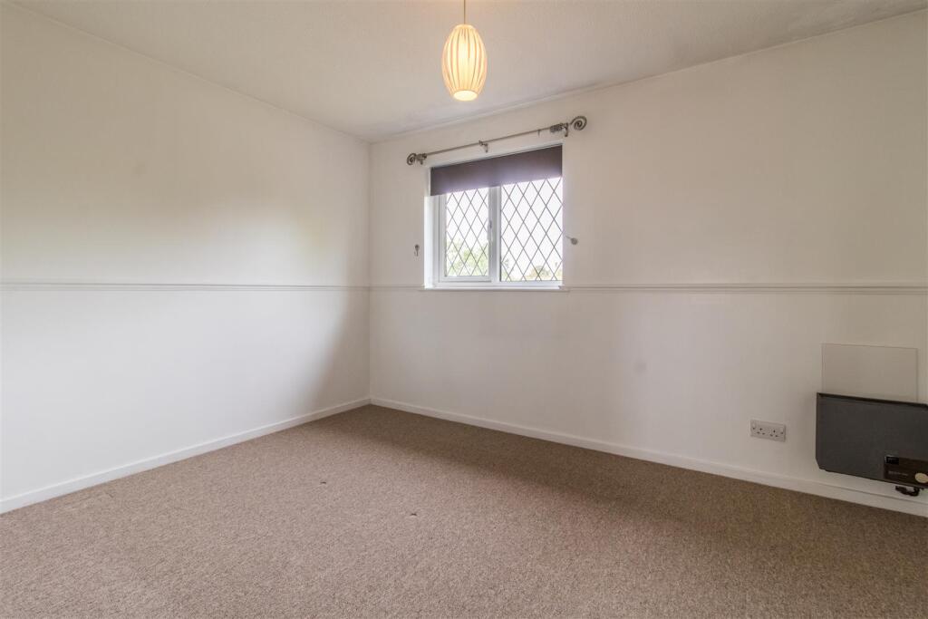 69 Swift Close-4.jpg