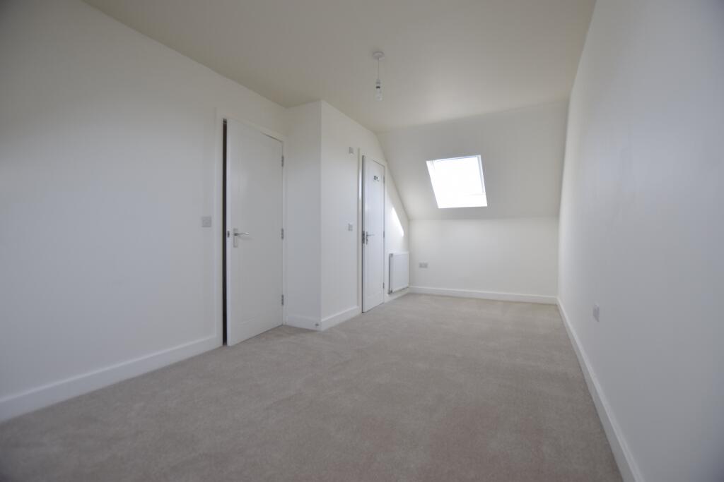 Master Bedroom (2)