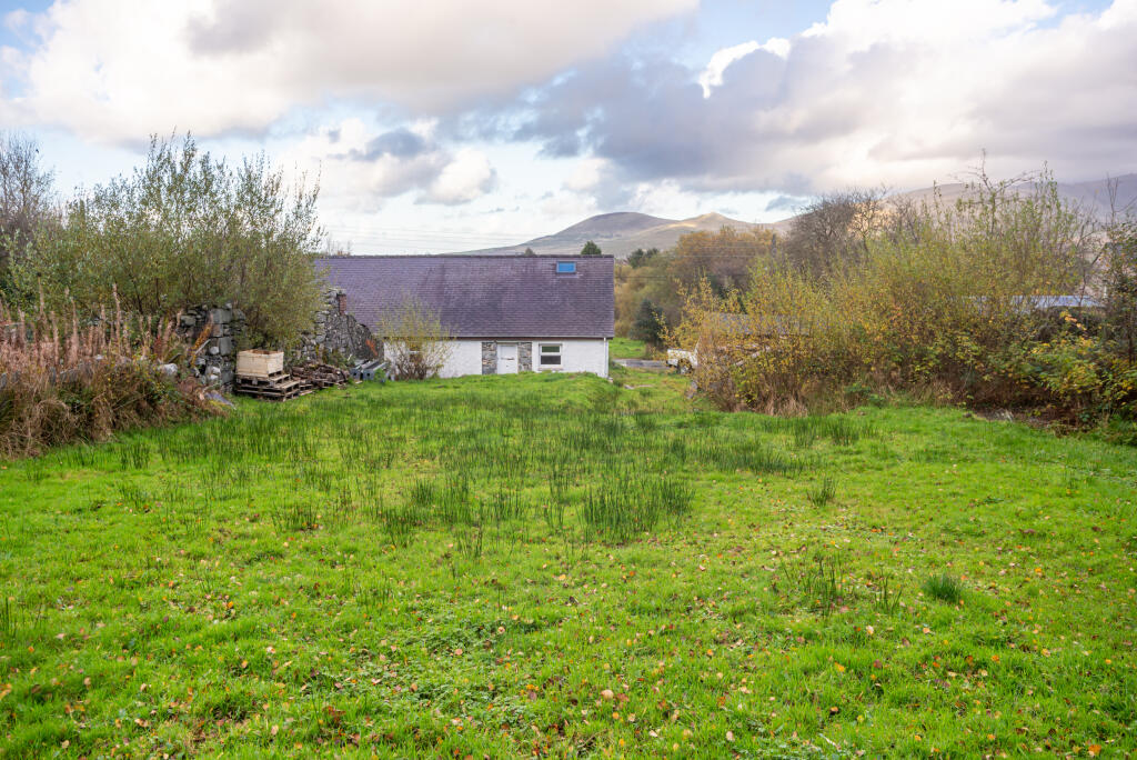 22 Tan Y Bwlch  Mynydd Llandygai-16 T202511131416.jpg