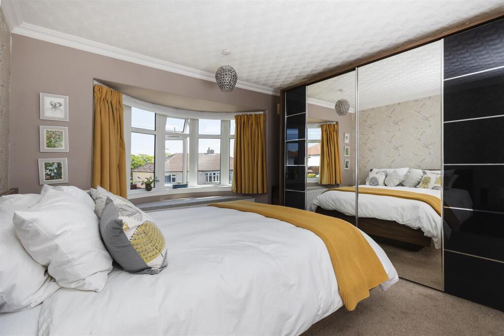Bramleys Estate Agents - Kennedy Avenue - Fixby (2