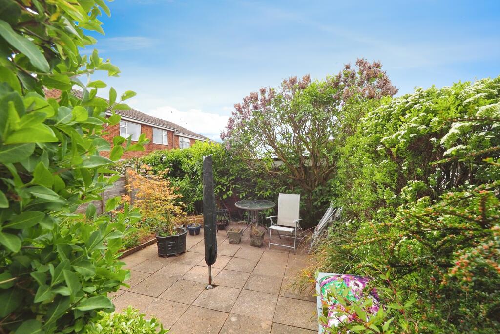 Quaint and established garden to the rear