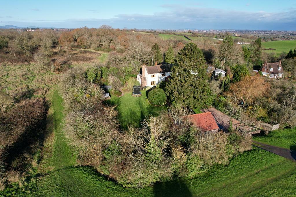 Beautiful setting in Old Hills