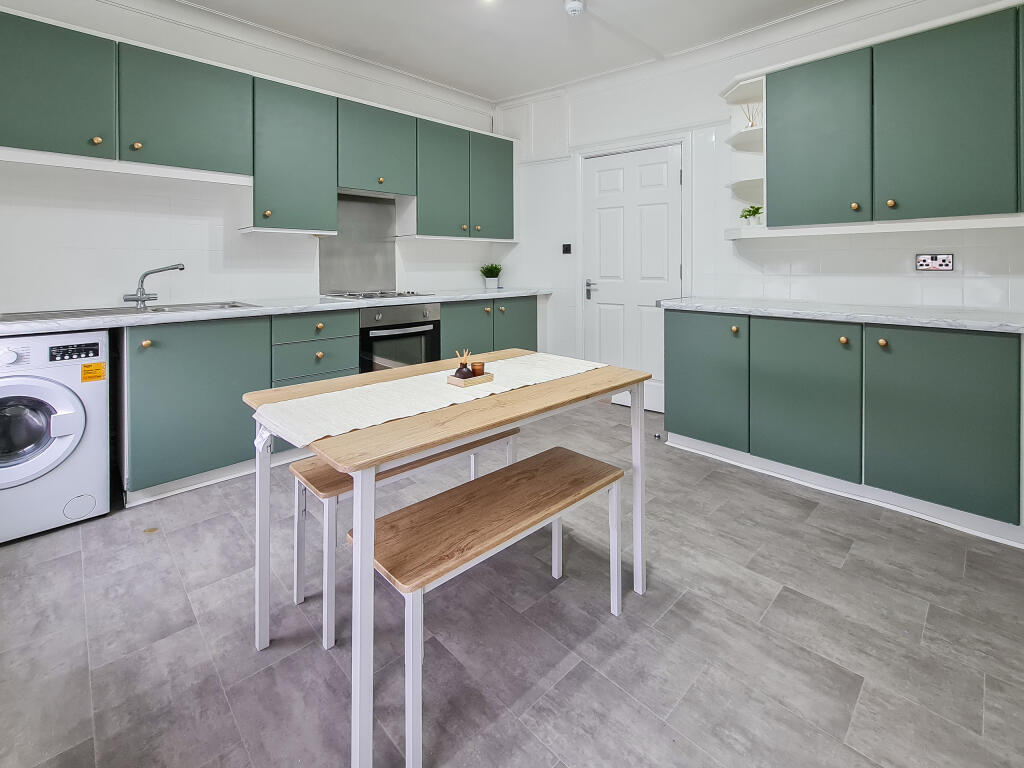 115a - Kitchen 3