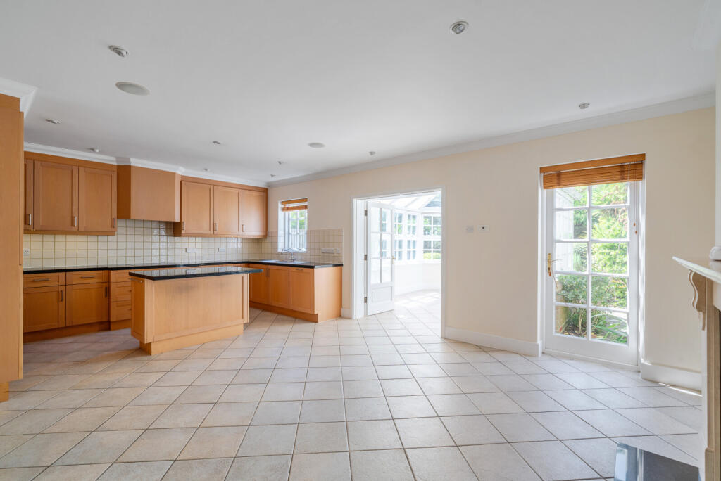 1312405-5-6852c54...