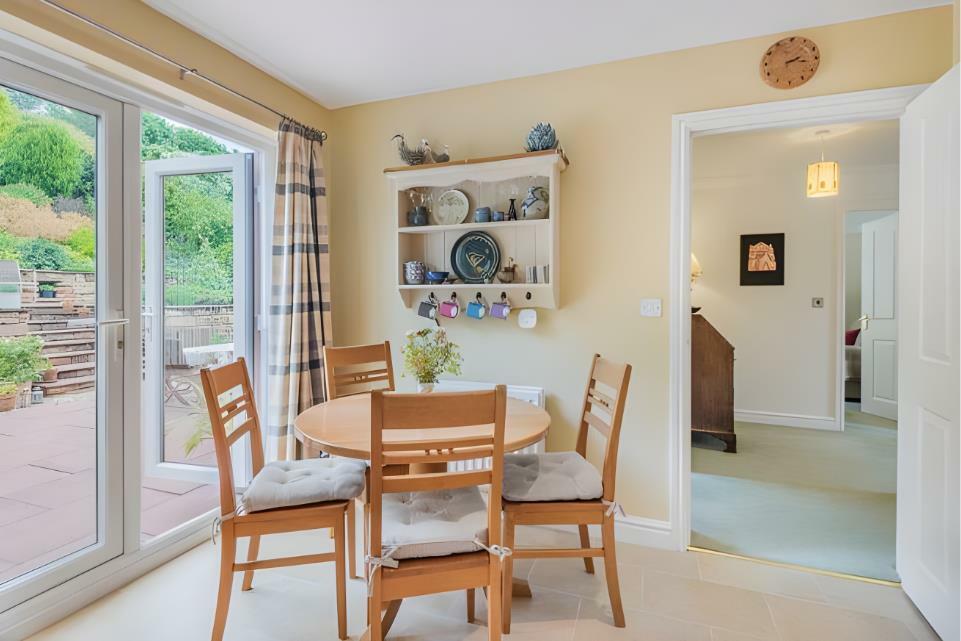 Kitchen 2.jpg