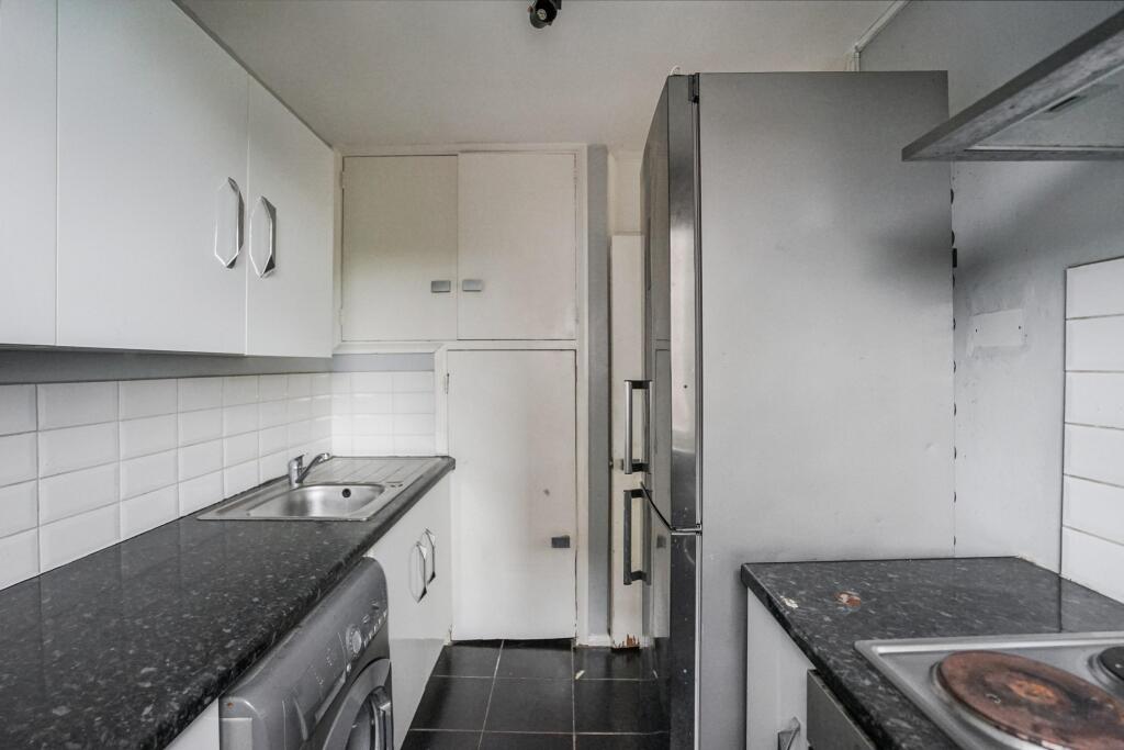 Flat 23 Keats House, Porchester Mead, Beckenham, BR3 1TD