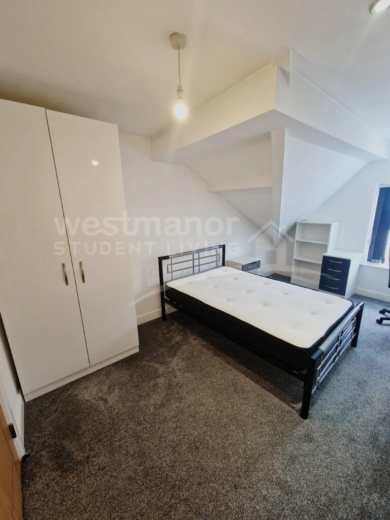 FLAT 5