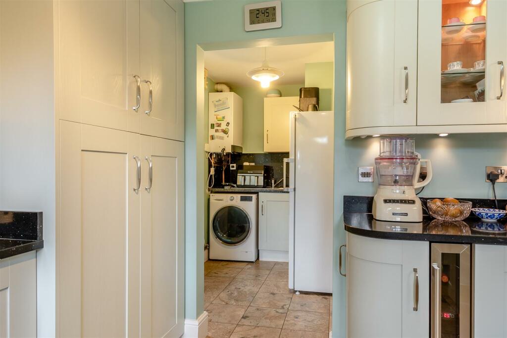 8626237-interior09.jpg