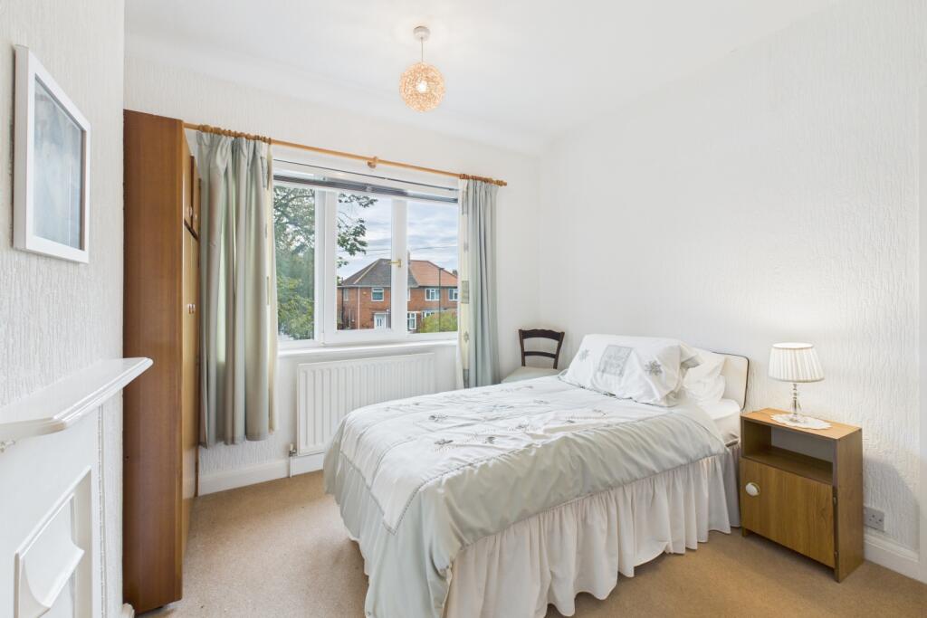 CAM03162G0-PR0353-STILL001