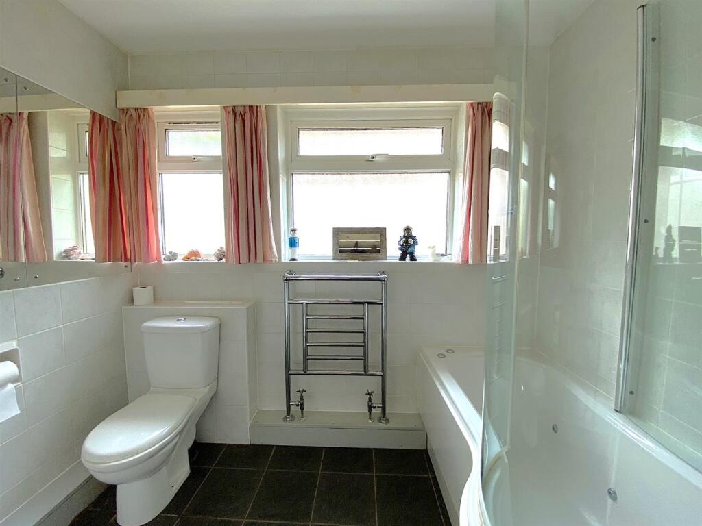 4 Frant Ave - Bath.jpg