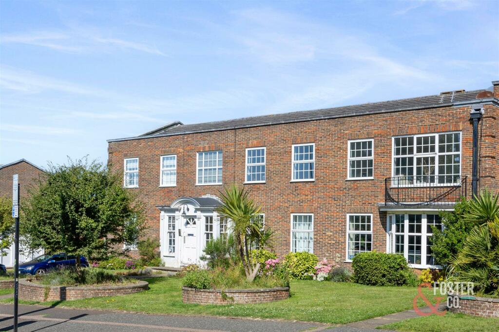 The Upper Drive 65, flat 4-017.JPG