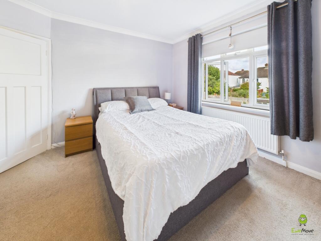 Presented by Clinton at EweMove Bexleyheath and Da