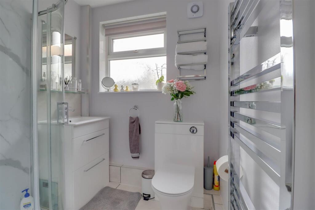 22 MARGARITE INSIDE SHOWER ROOM.jpg