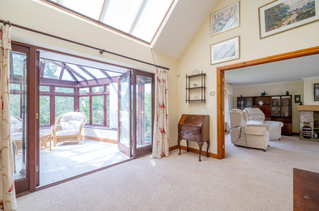 1328579-9-6880cc4...