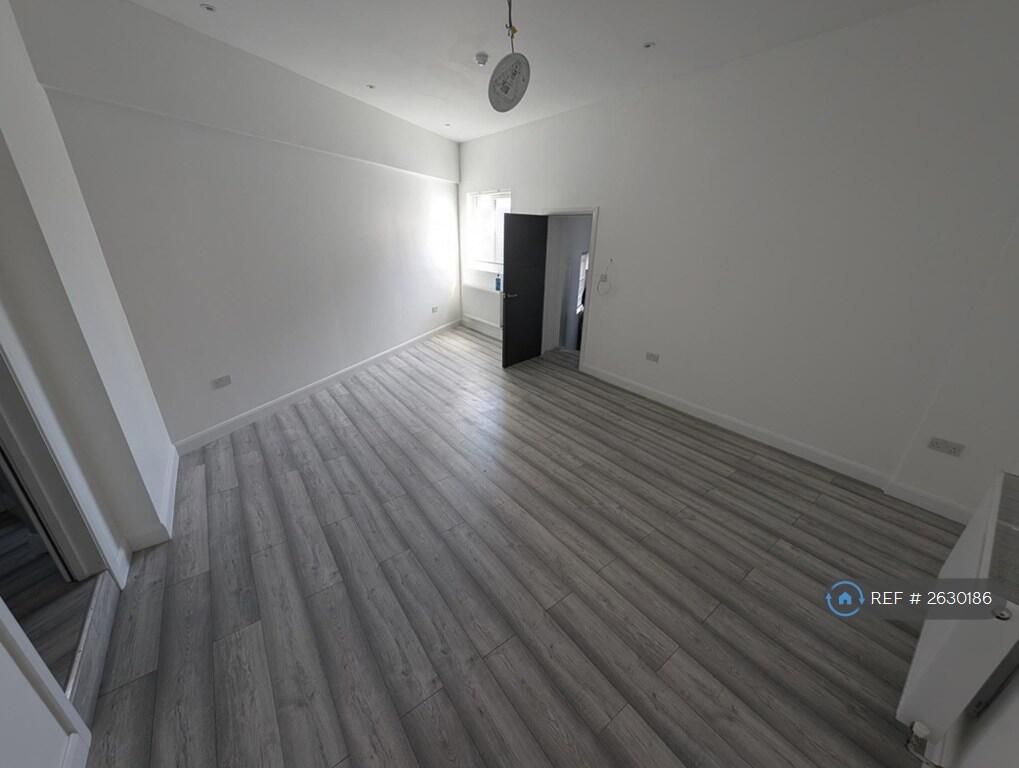 Living Room &amp; Bedroom