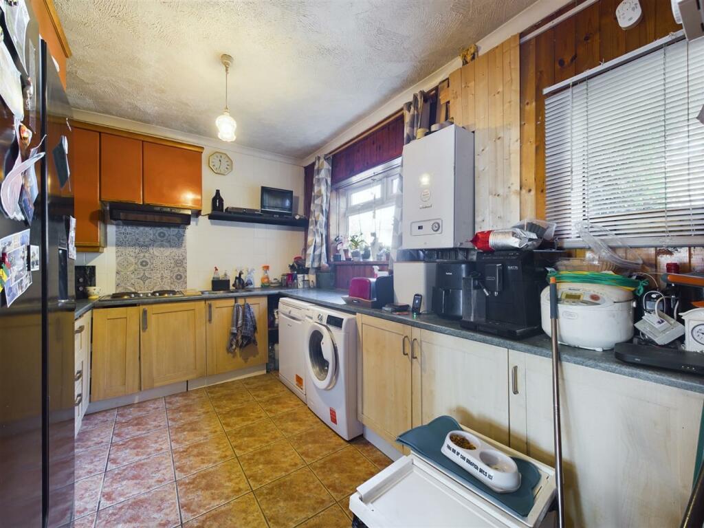 CAM01358G0-PR0112-STILL017.jpg