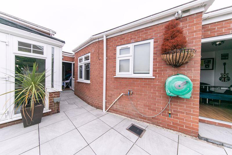 Home gym &amp; wet room