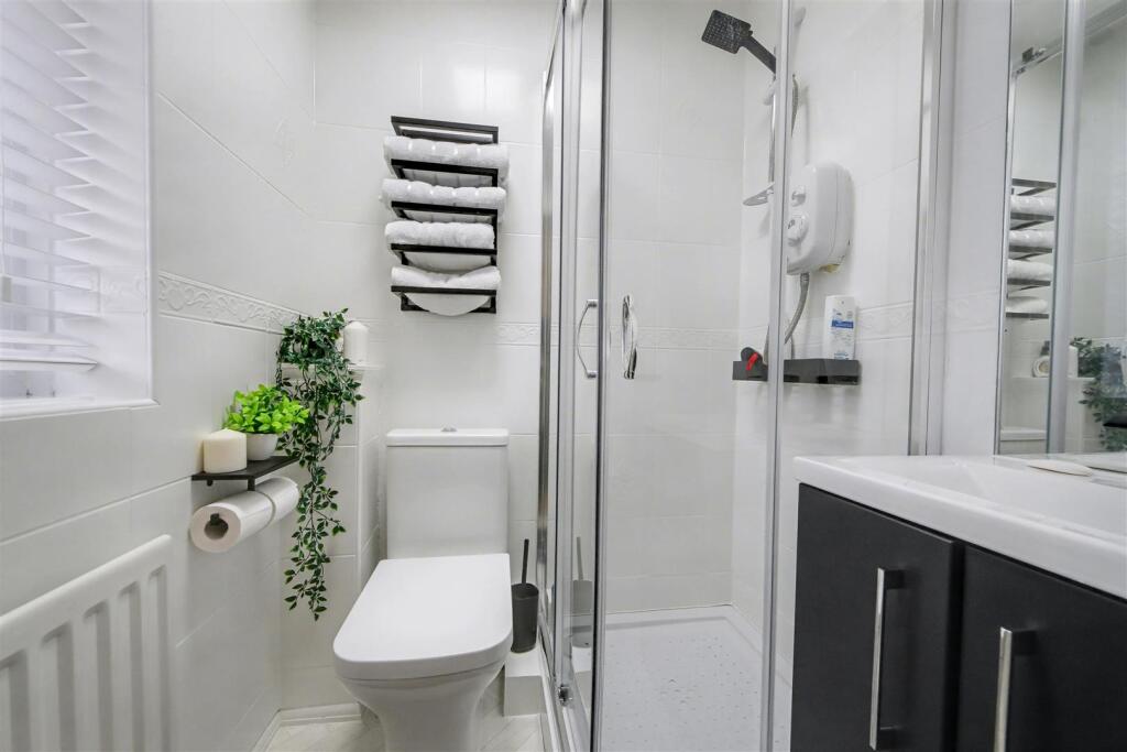 En-Suite Shower Room.jpg