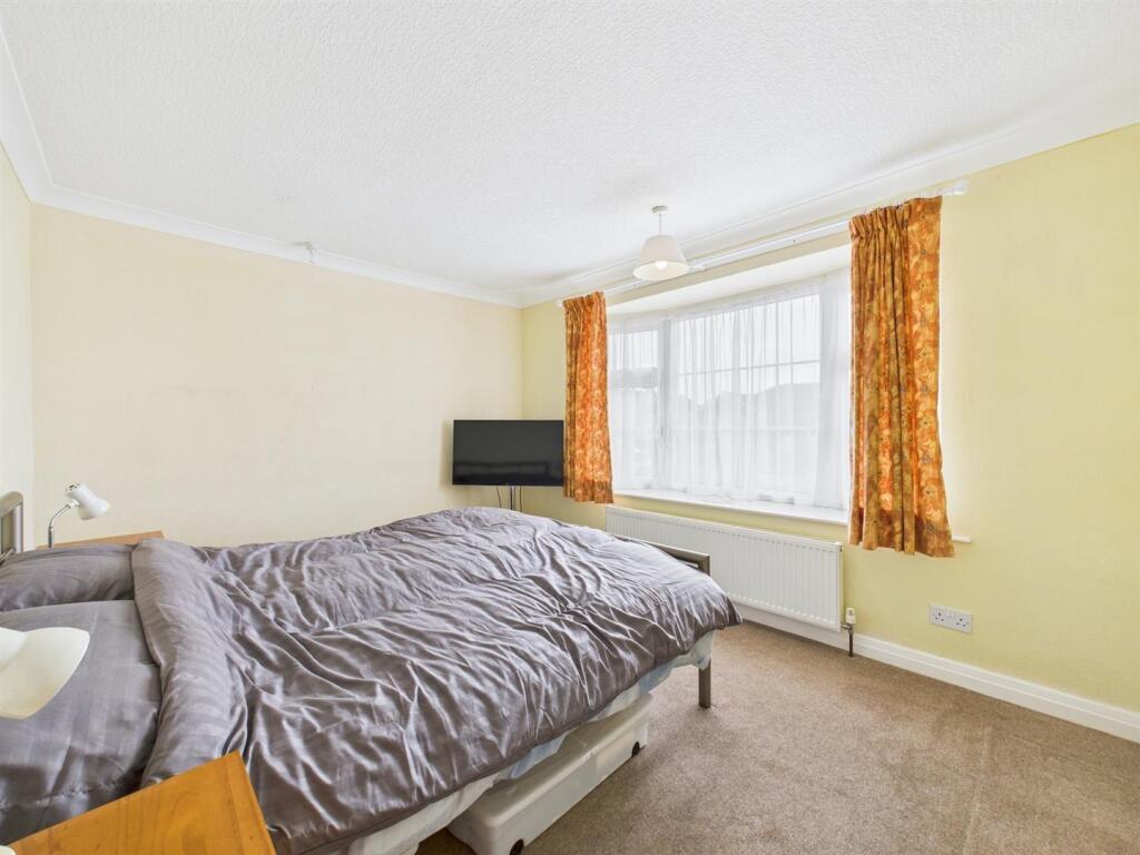 Bedroom: