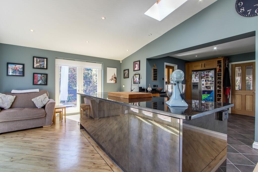 Open Plan Kitchen/Diner/Family Room