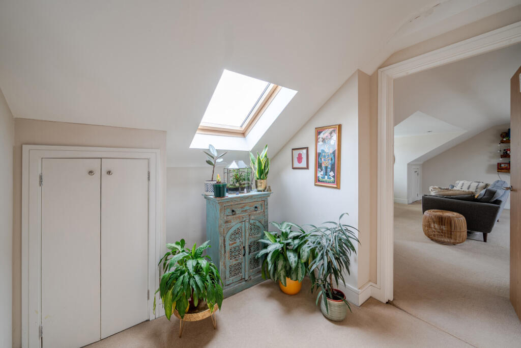 1395536-4-695d0c5...