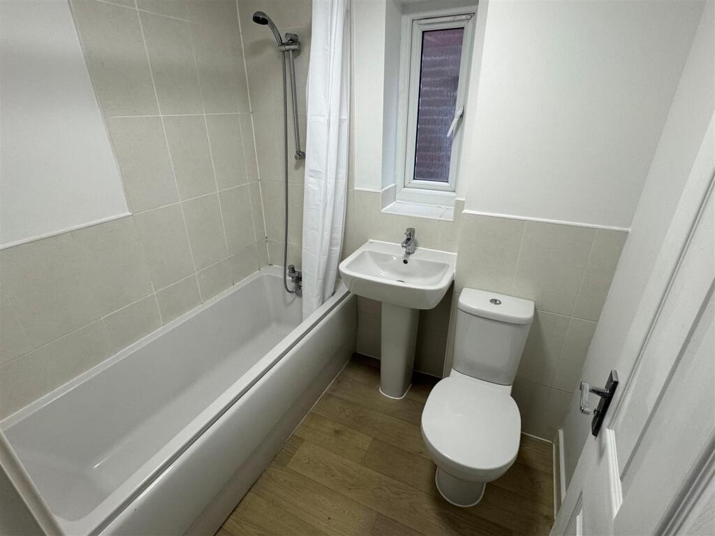 10 Kew An Prysk Bathroom