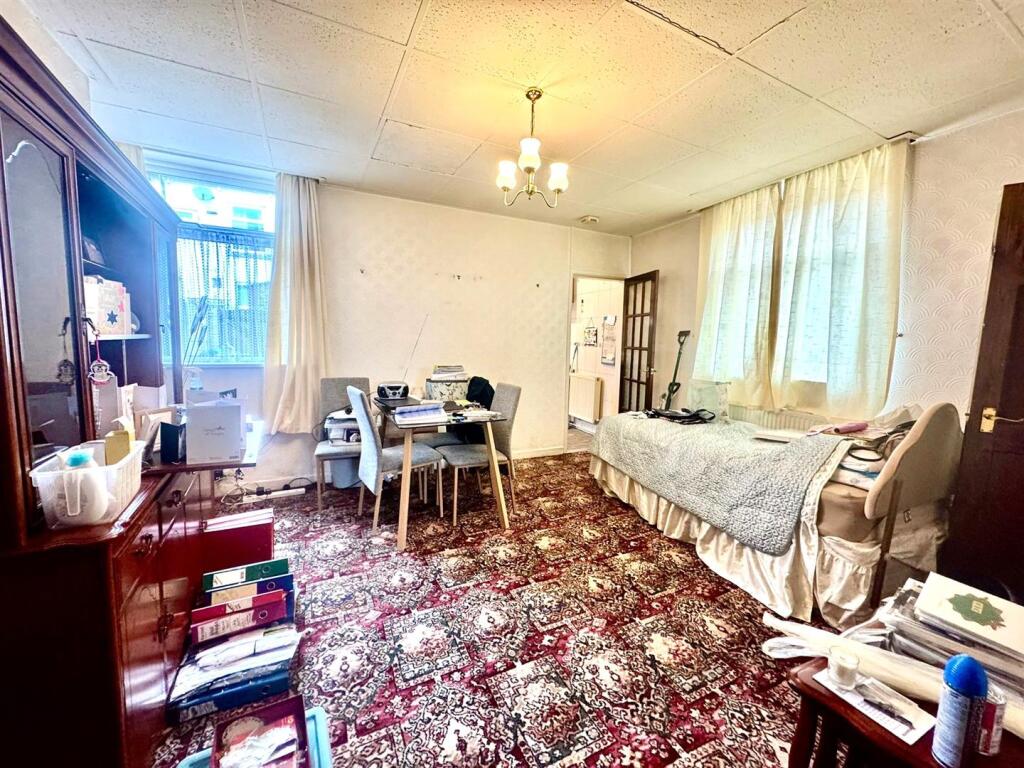 WhatsApp Image 2025-10-28 at 09.58.56 (2).jpeg