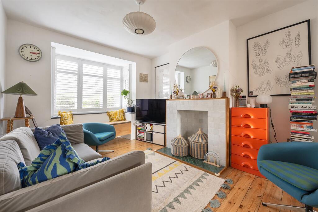 Longfellow Road E17