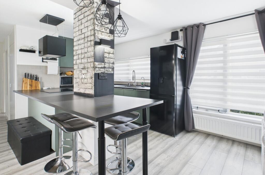 CAM02545G0-PR0354-STILL006