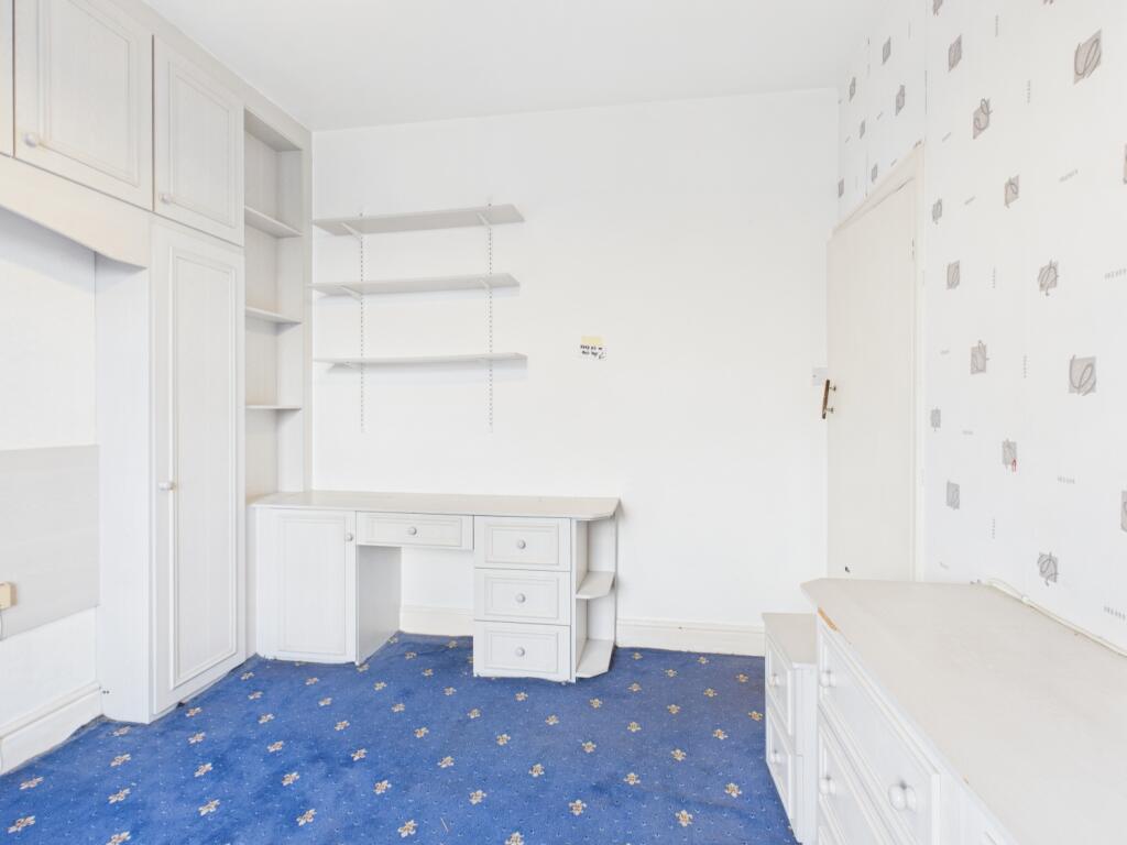 CAM03729G0-PR0171-STILL043