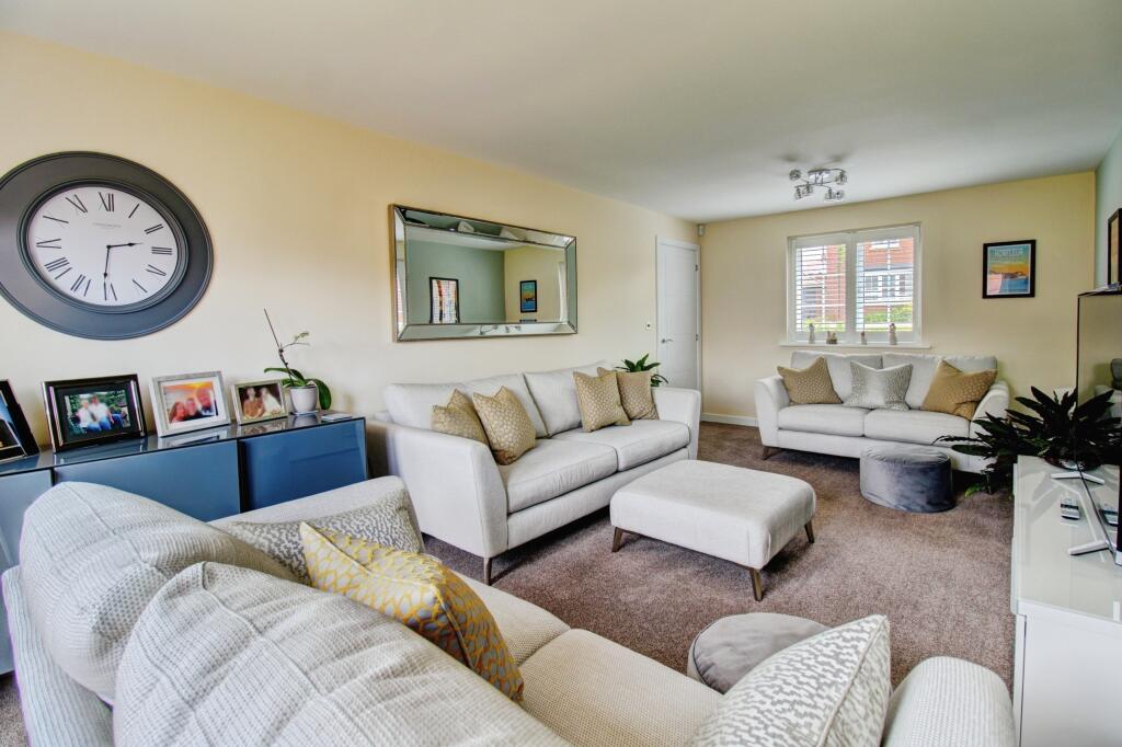 Lounge (alt view)