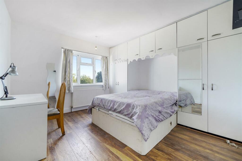 24 Stilecroft Gardens - 74UrKdVNFCjUaYk31VUs.jpg