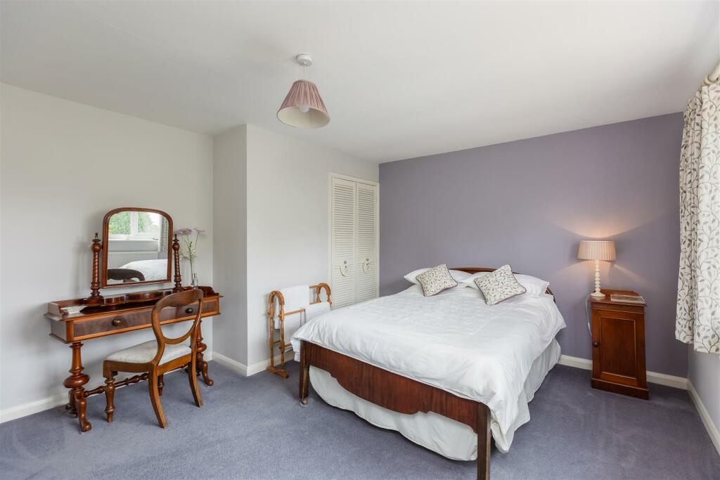 Pasture Lodge Bedroom 2-2.jpg