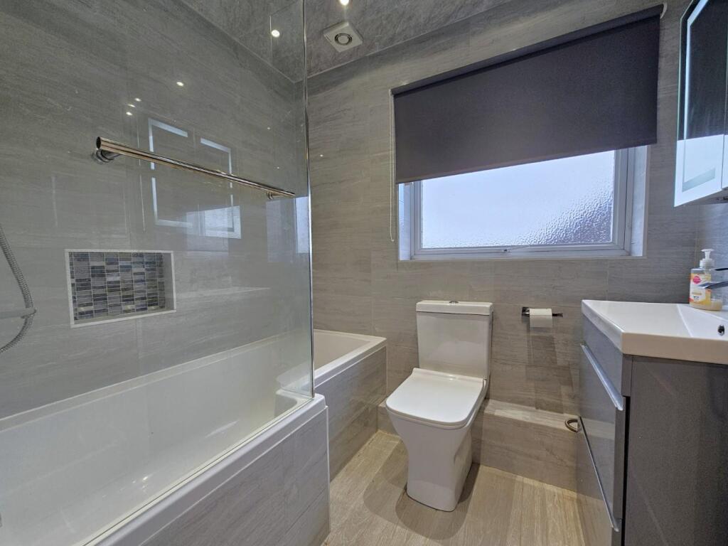 Family Bathroom.jpg