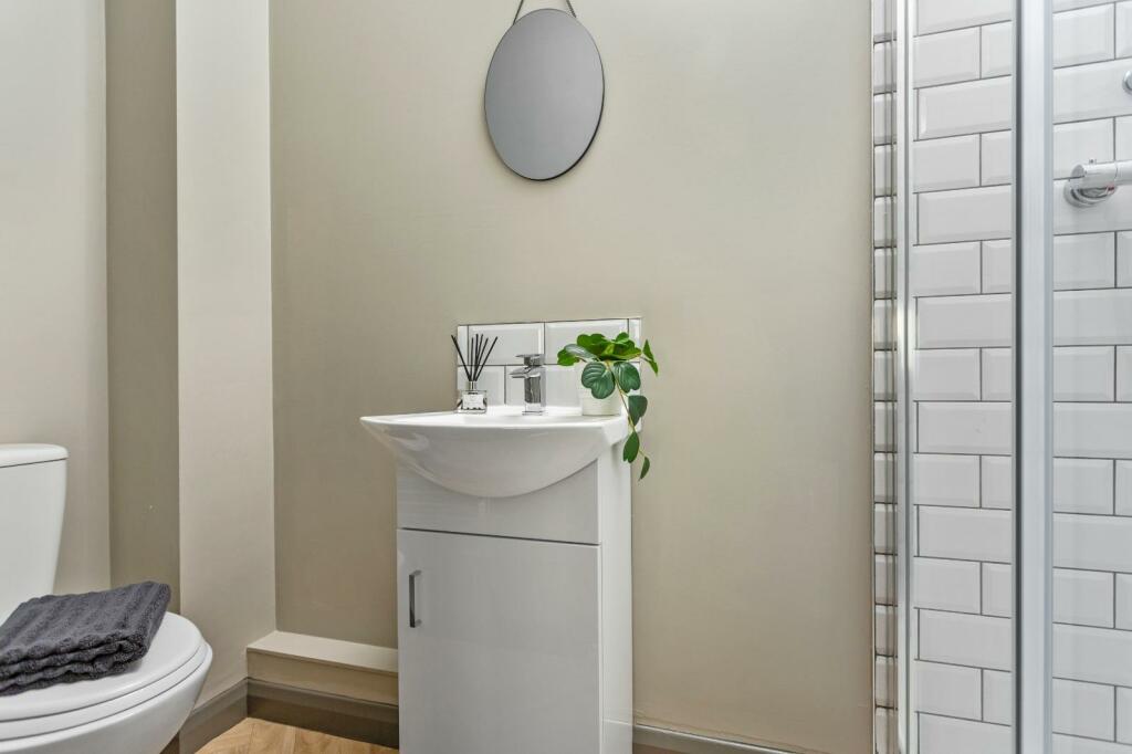 En suite- Studio.jpg