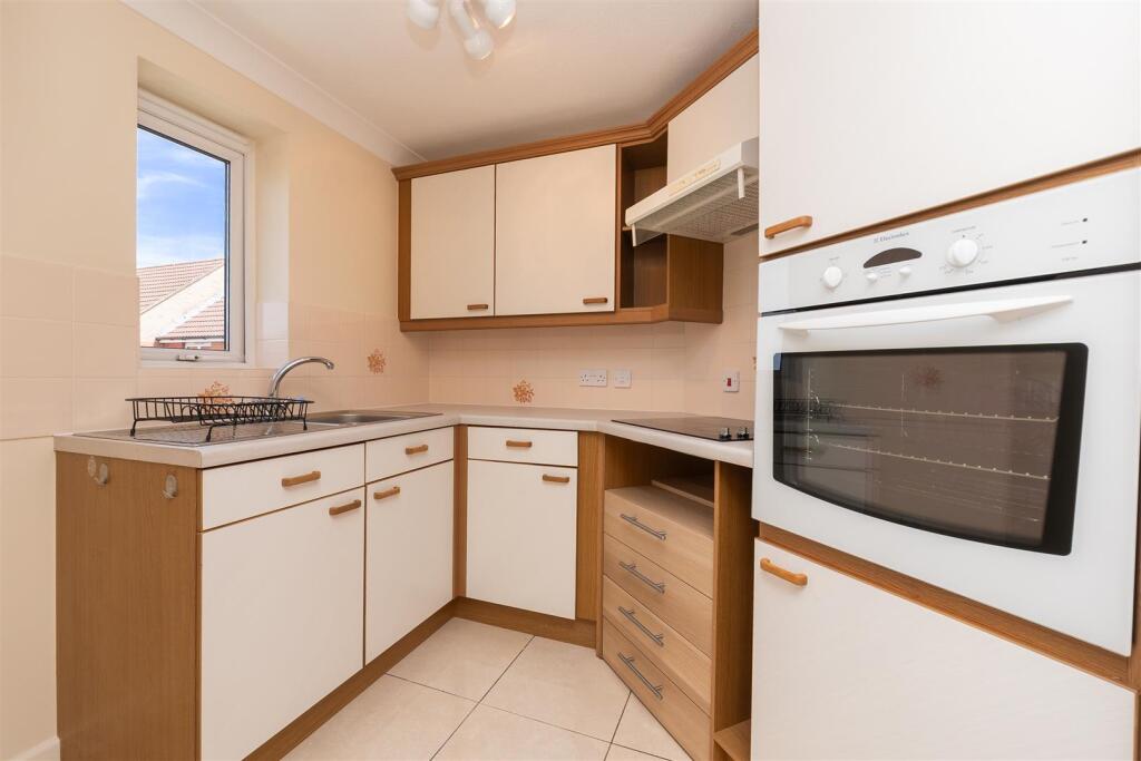 Flat-54-Park-View-Court-BS16-5HG-1.jpg
