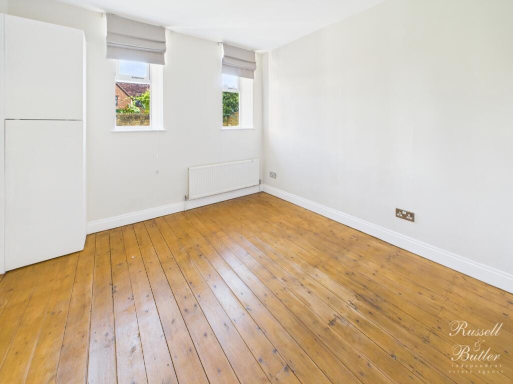 CAM02127G0-PR0337-STILL009